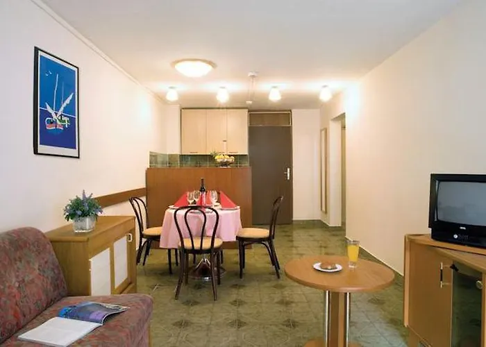 Lejlighedshotel Albona &