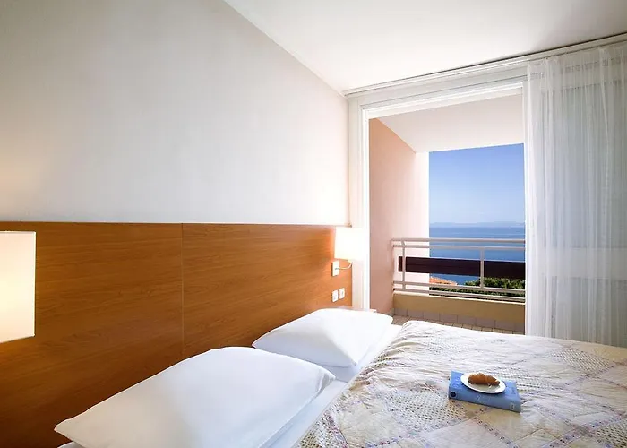 Ξενοδοχείο με διαμερίσματα Albona & 3*