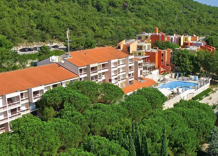 Ξενοδοχείο με διαμερίσματα Albona & 3*