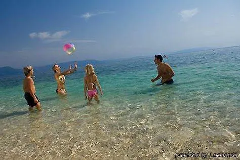 Ξενοδοχείο με διαμερίσματα Albona & 3*