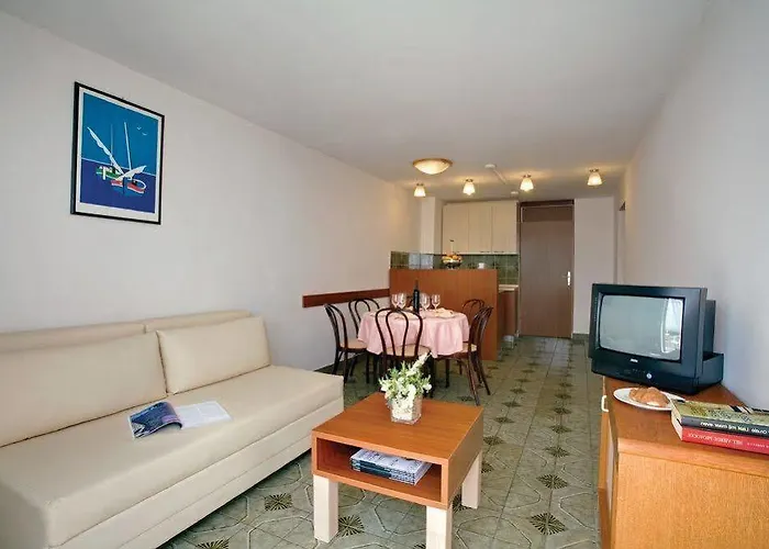 Ξενοδοχείο με διαμερίσματα Albona & Rabac